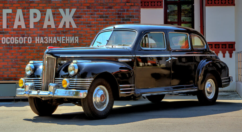 ZISZ-110-Saloon
