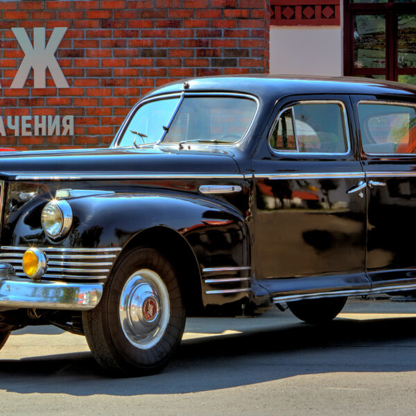 ZISZ-110-Saloon
