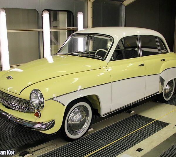 wartburg-311-flickr-adrian-kot